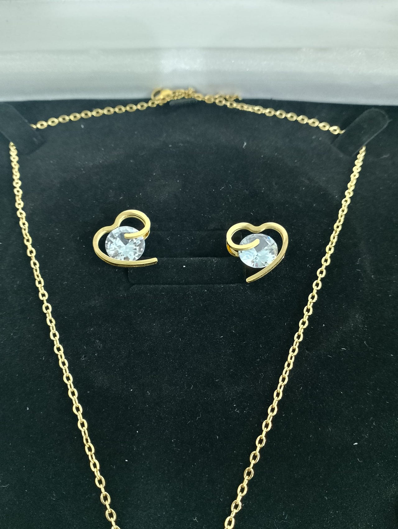 Elegant Fusion: Stainless Steel Jewelry with 18K Gold Plating