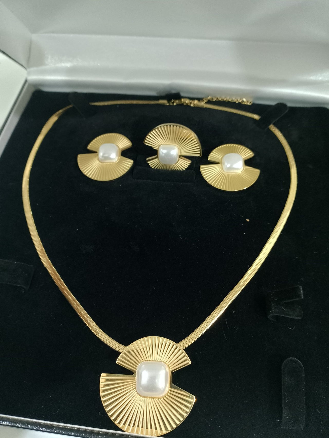 Stainless Steel Set Treasures in 18K Gold