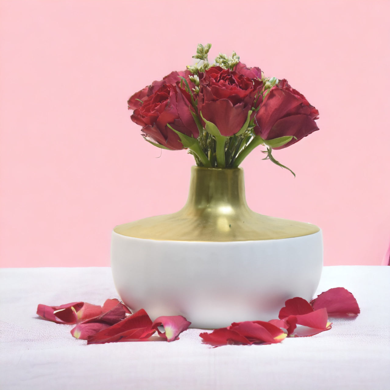 Sunny Red Rose Ceramic Display, Classic Vase Arrangement, 6 Red Roses, Limonium