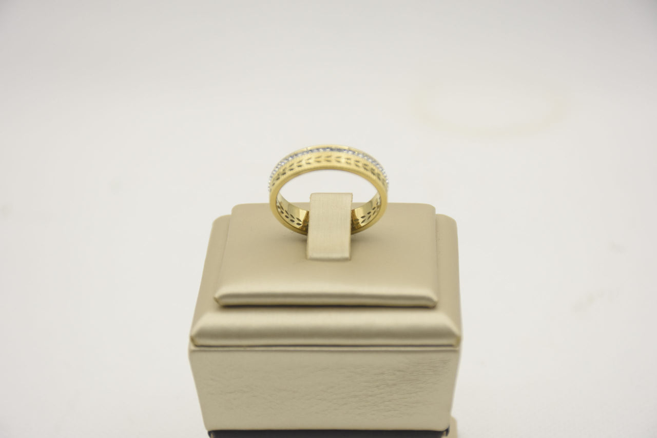 Stainless Steel Ring Gleaming in 14K Gold