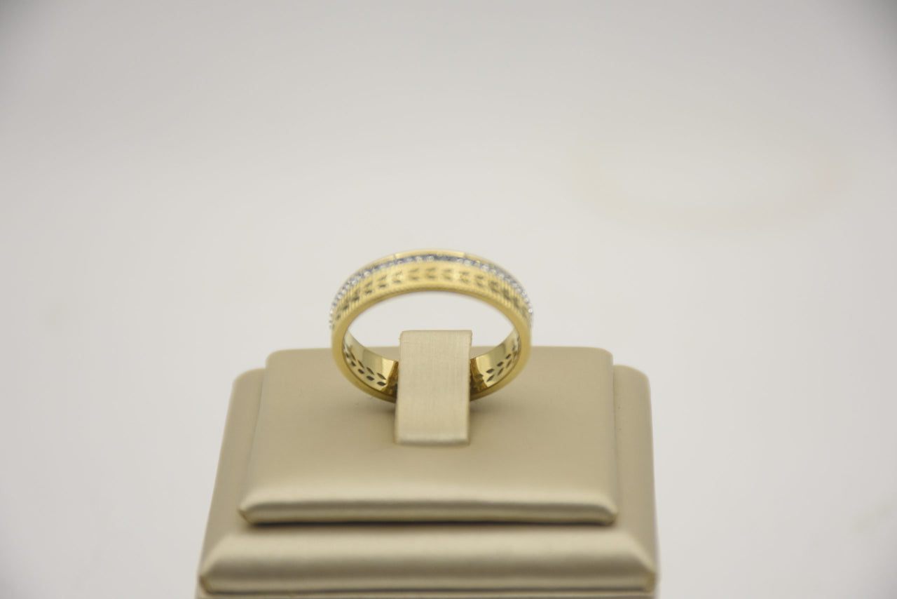 Stainless Steel Ring Gleaming in 14K Gold