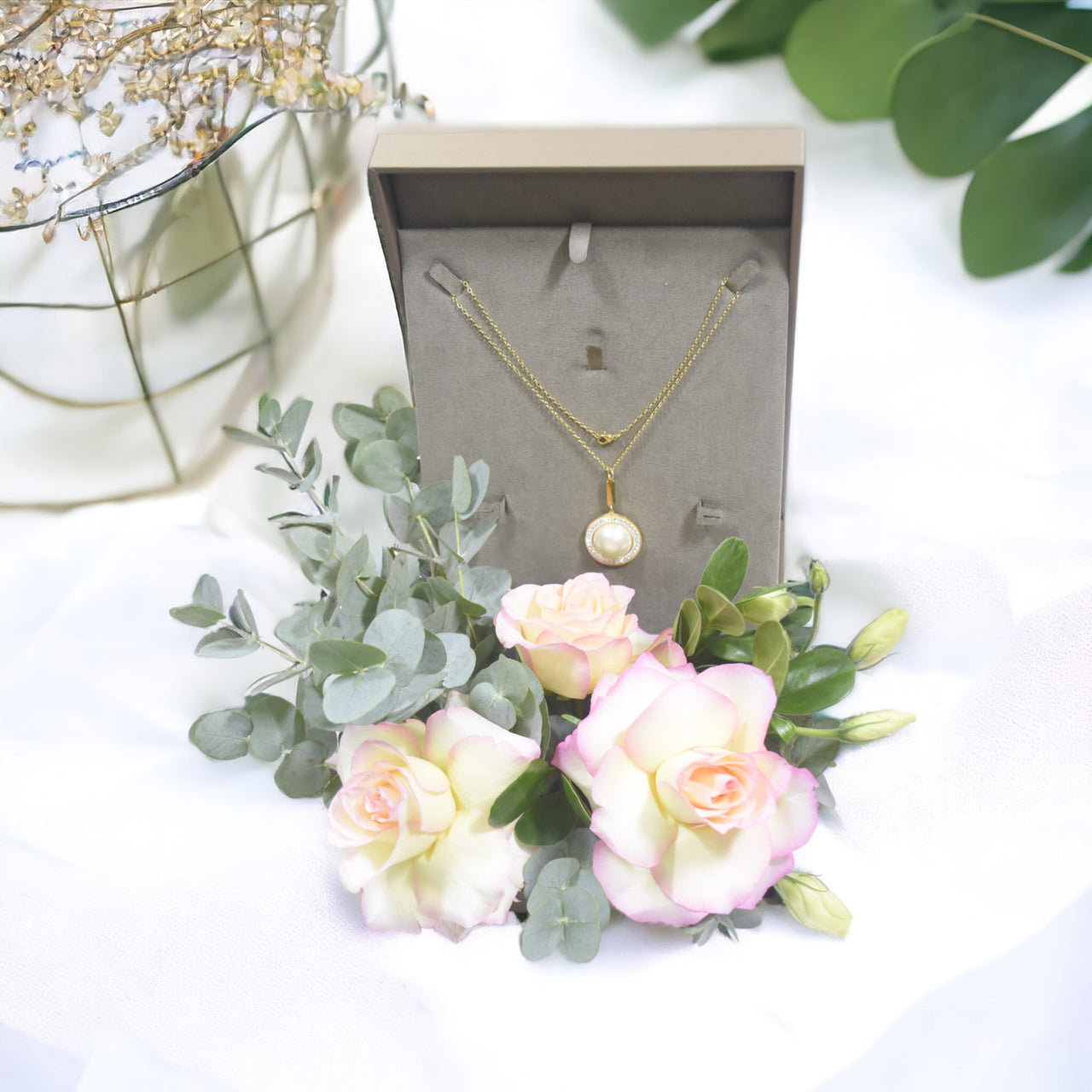 Elegant Bloom Box, Rose, Lisianthus, Jewelry Surprise
