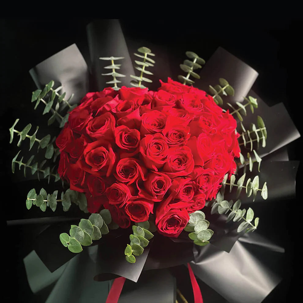 Fresh Red Roses Hand-Tied Bouquet