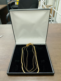 Artificial Bold Brilliance: Stainless Steel Necklace in Dazzling 14k