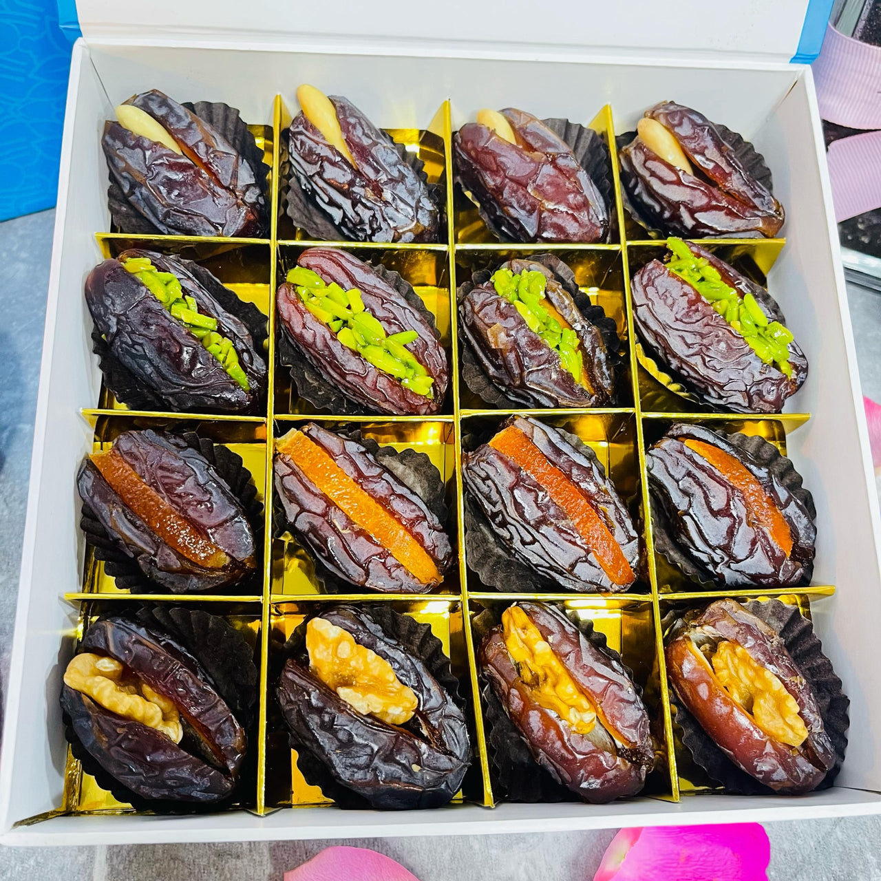 16 pcs Box-Premium Majdoul Assorted Dates
