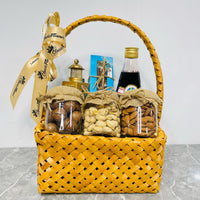 Ramadan Gift Basket with Vimto, Nuts, Dates and Lantern