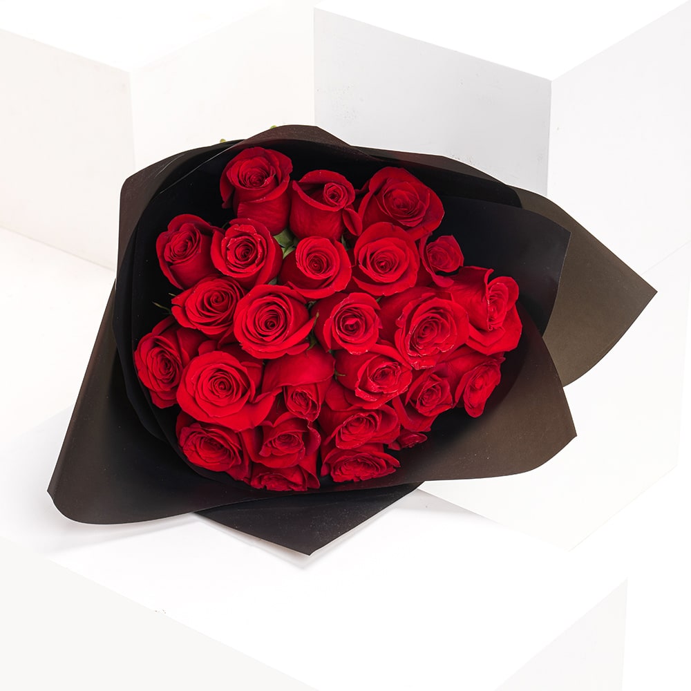25 Bunch Roses Bouquet of 25 Red Roses | Luxury Flower Gift Dubai | Classicflowers.ae